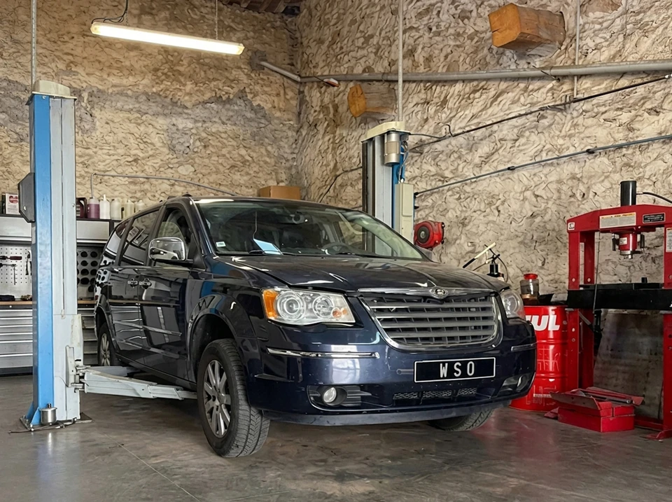 Garage automobile, intérieur