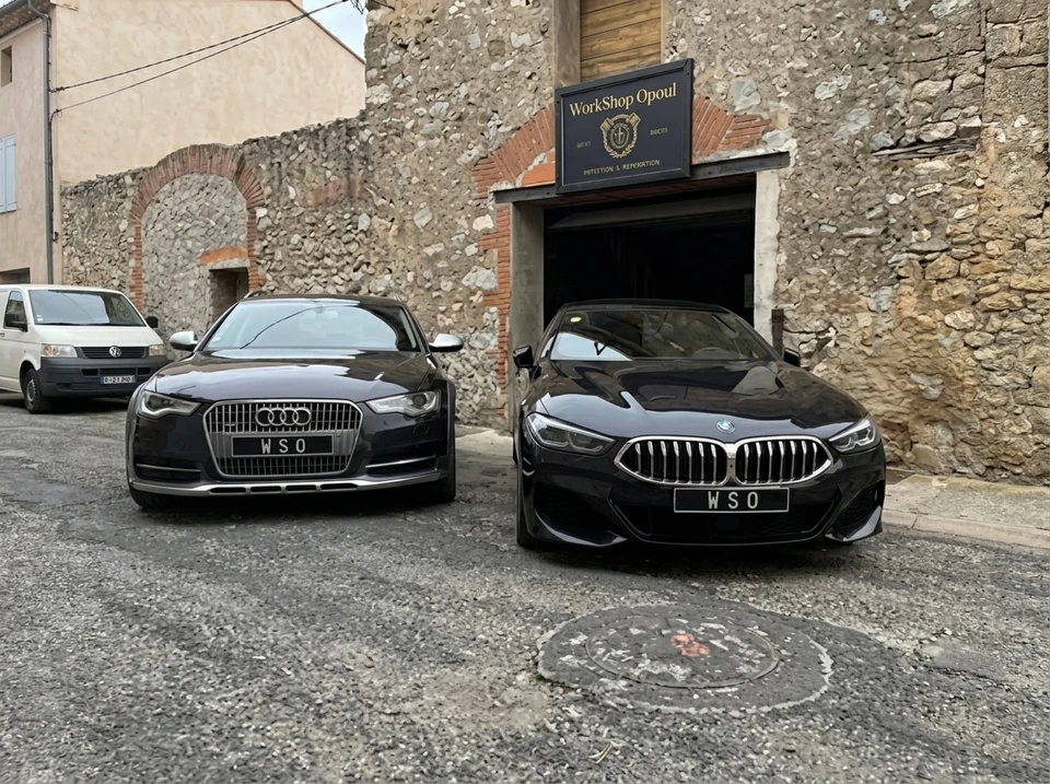 Garage automobile, intérieur